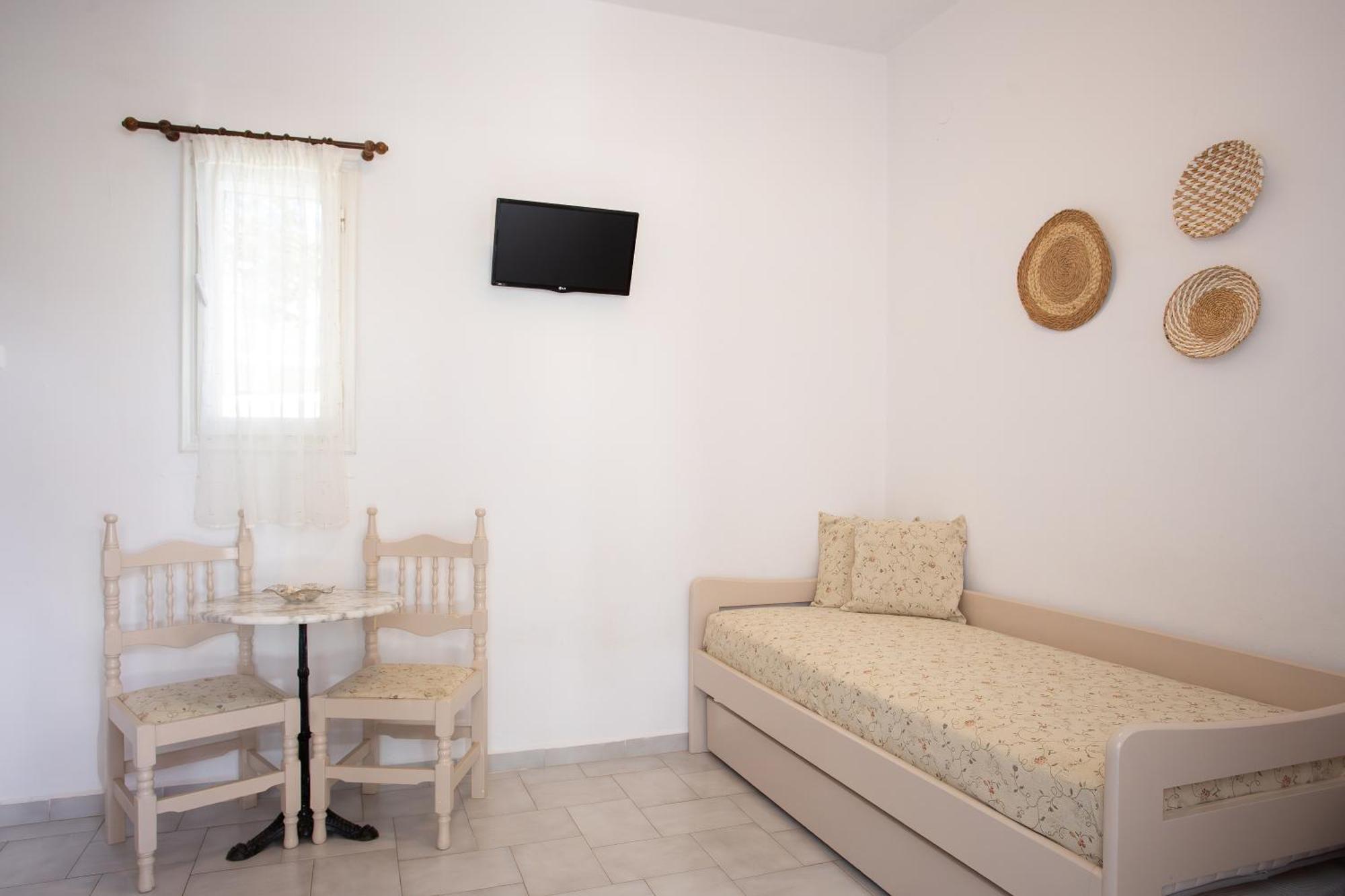 Dora'S Studios & Apartments Mégas Yialós-Nítes エクステリア 写真